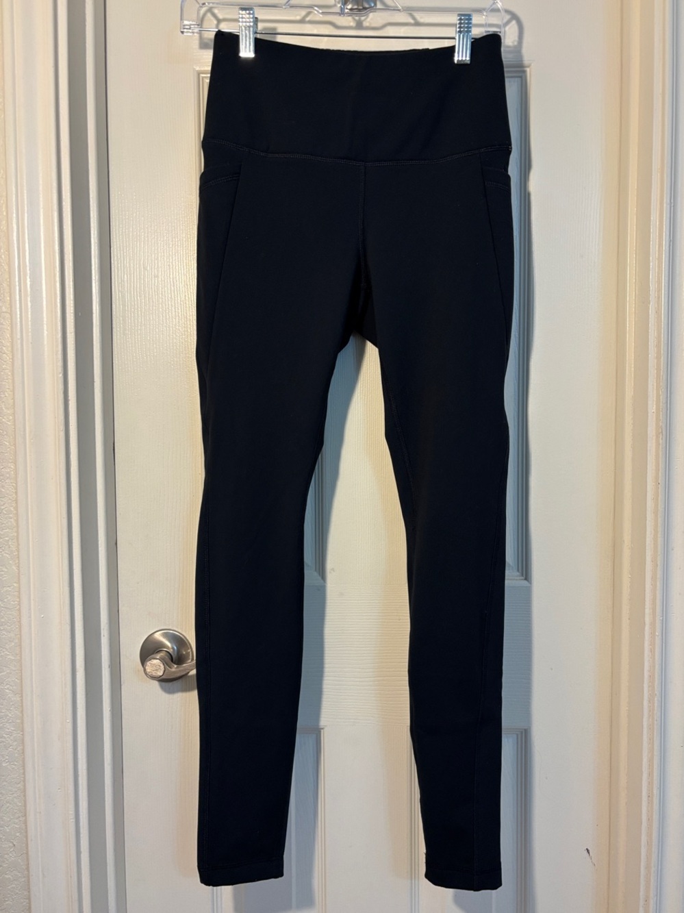 Avalanche Black High-Waist Slim Fit Leggings